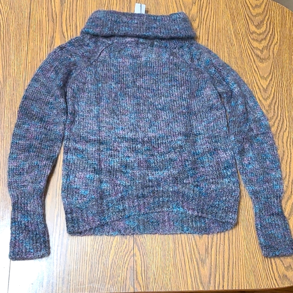 Humanoid Sweater - Picture 4 of 4